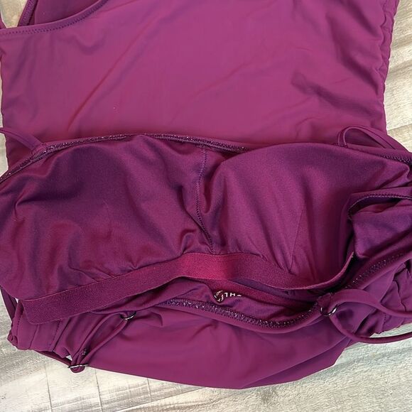 Athleta Shirred One-Pice Swimsuit Plum color Size small - Picture 8 of 8